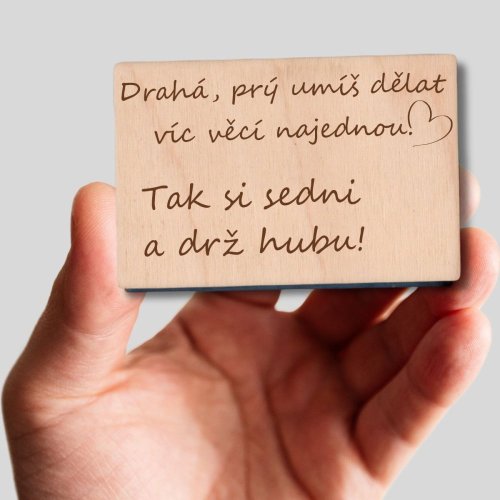 Dřevěný magnet s textem - Vzkaz pro manželku